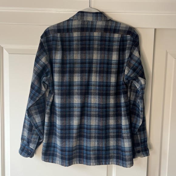Pendleton Long Sleeve Vintage Button Down Large - Picture 2 of 3